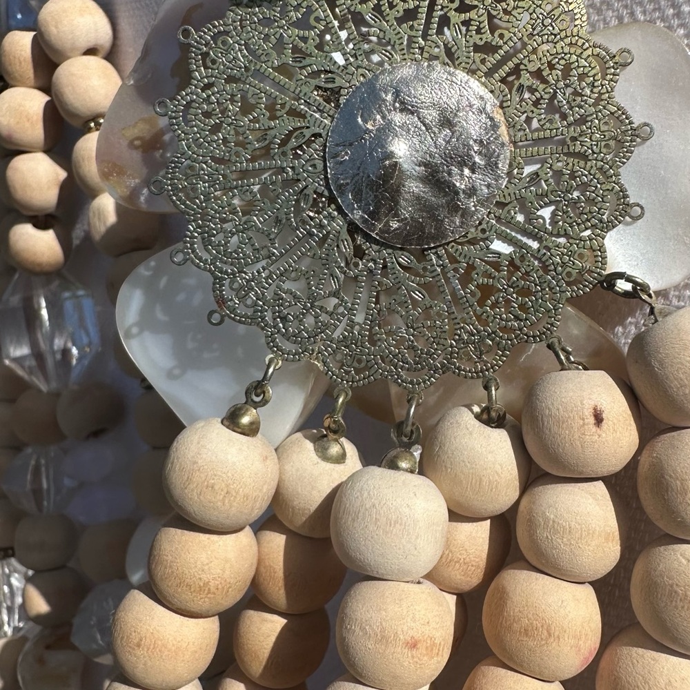 Anthropologie Vintage Tan and White Statement Necklace with Floral Design - EUC - Picture 5 of 10